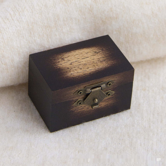 Vintage Acacia Wood Ring Box with Soft Lining – Rustic Handmade Jewelry Storage